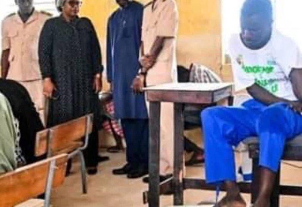 Bac 2025– Kaolack : Pape Natango Mbaye, Élève Handicapé, Écrit Avec Ses Pieds, Devient Lajor De Son Centre Et Rêve De Briller En MPI